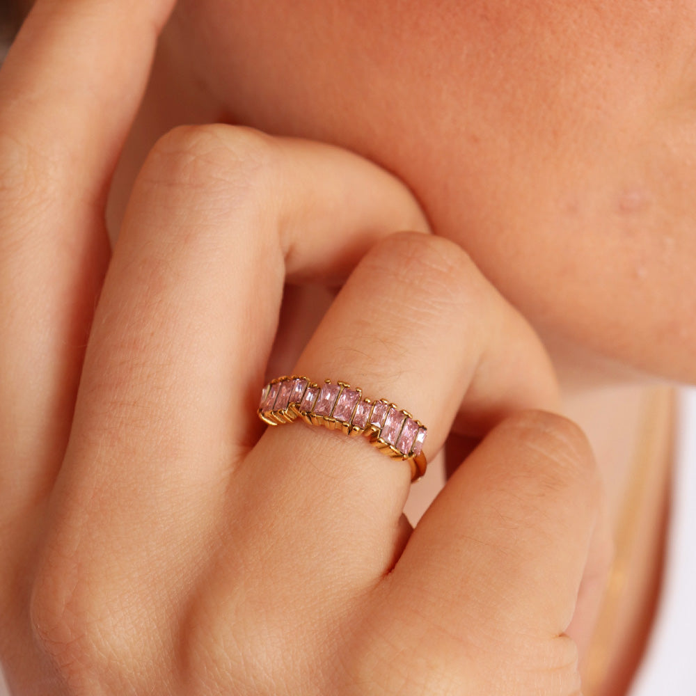 Anello con pietra baguette - rosa