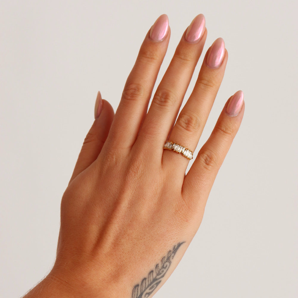 Anello con pietra baguette - bianco