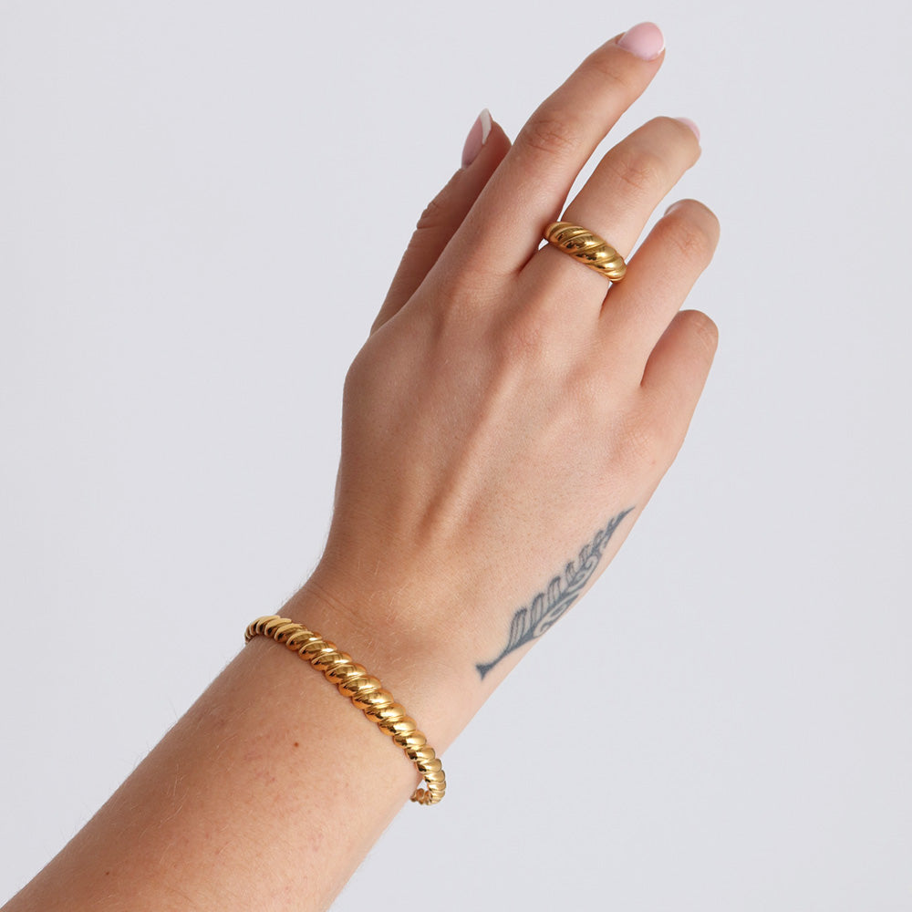 Croissant Bangle - Gold