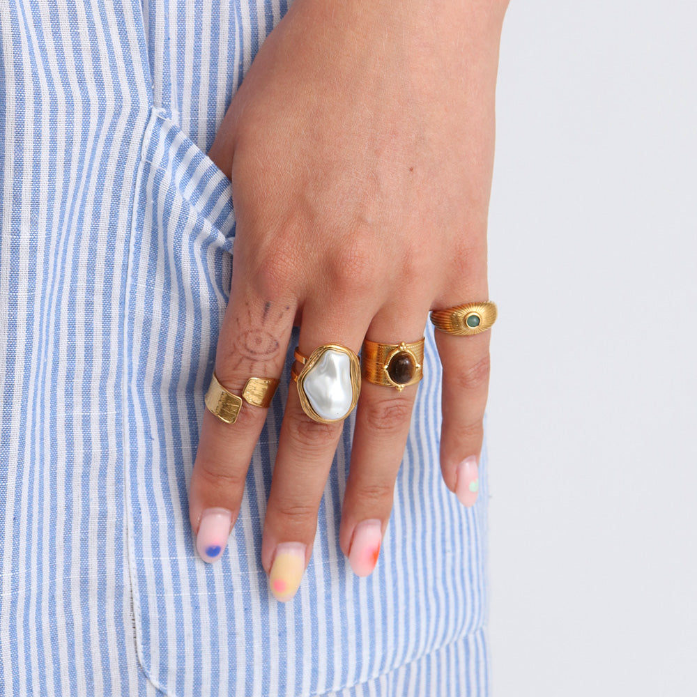 Ornate Pearl Ring - Gold