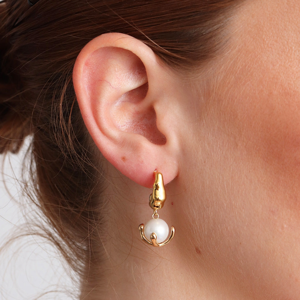 Melting Pearl Earrings - Gold