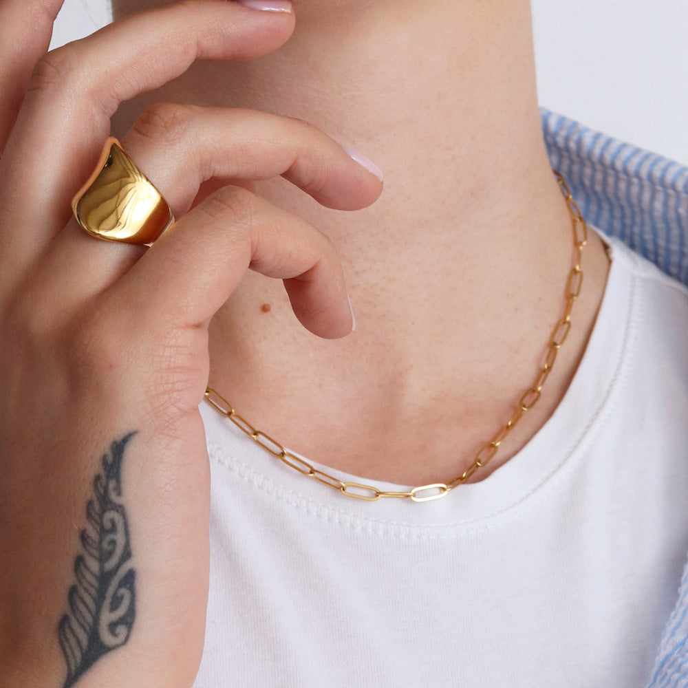 Collana minimalista con graffetta - Oro