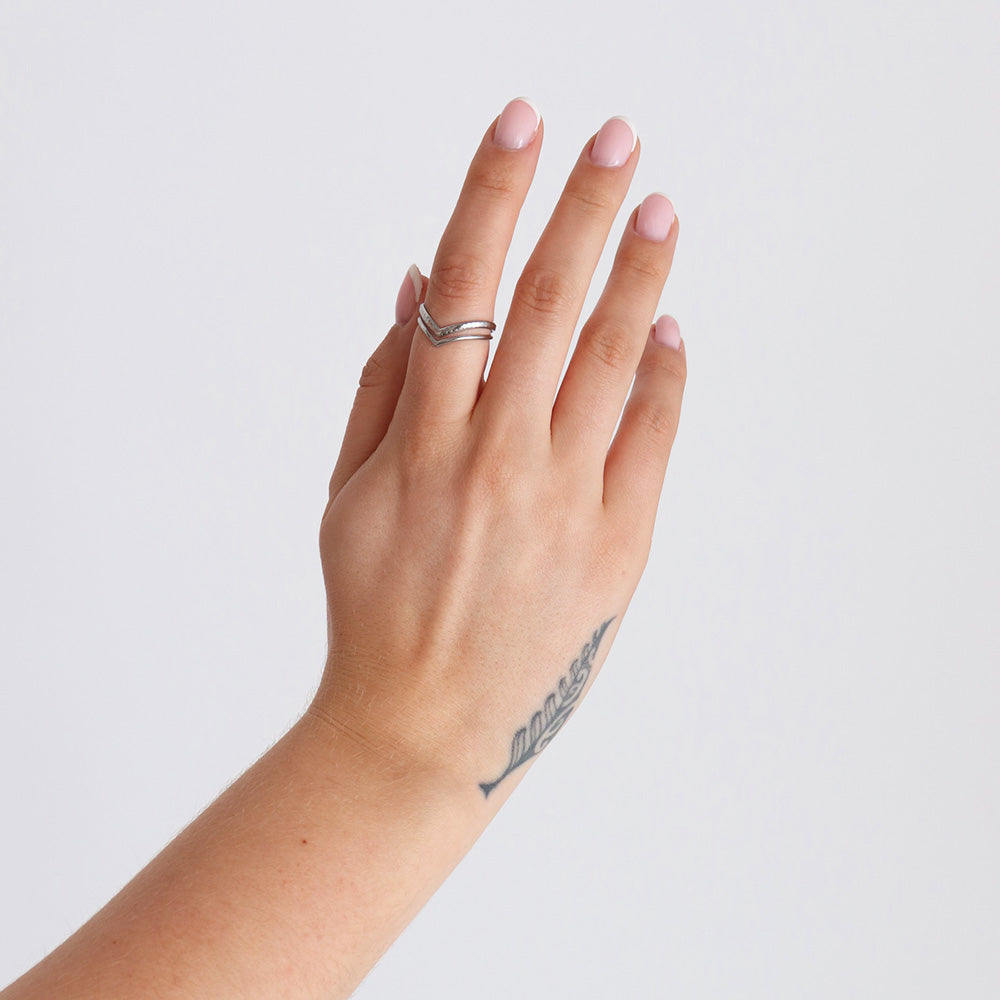 Minimalist V-Shape Ring - Silver
