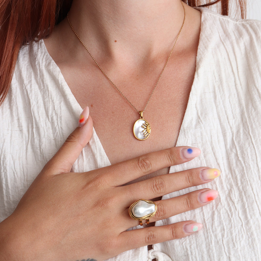 Rosa Moon Necklace - Gold