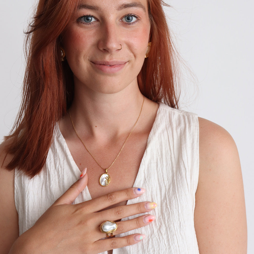 Rosa Moon Necklace - Gold