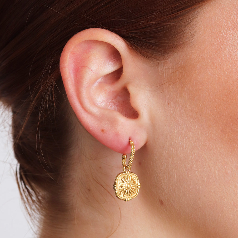 Orecchini pendenti con ciondolo sole - Oro