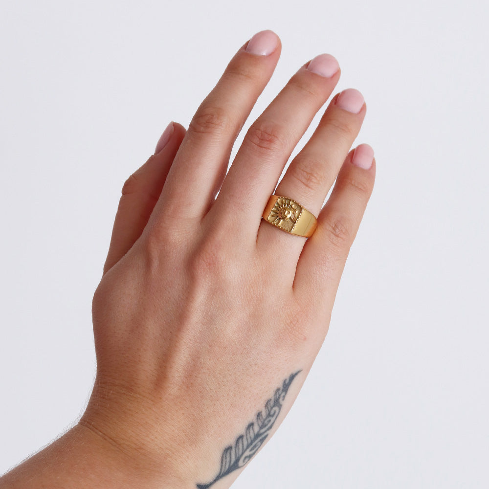 Vintage Sun Ring - Gold
