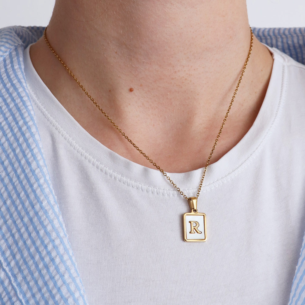 Collana con ciondolo con alfabeto - Oro