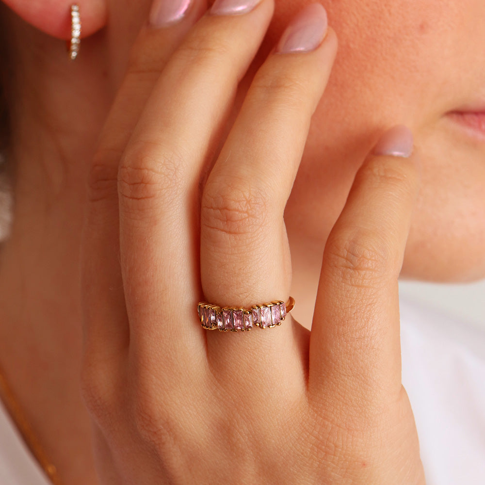 Anello con pietra baguette - rosa