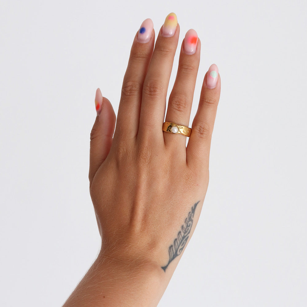 Chunky Pearl Ring - Gold