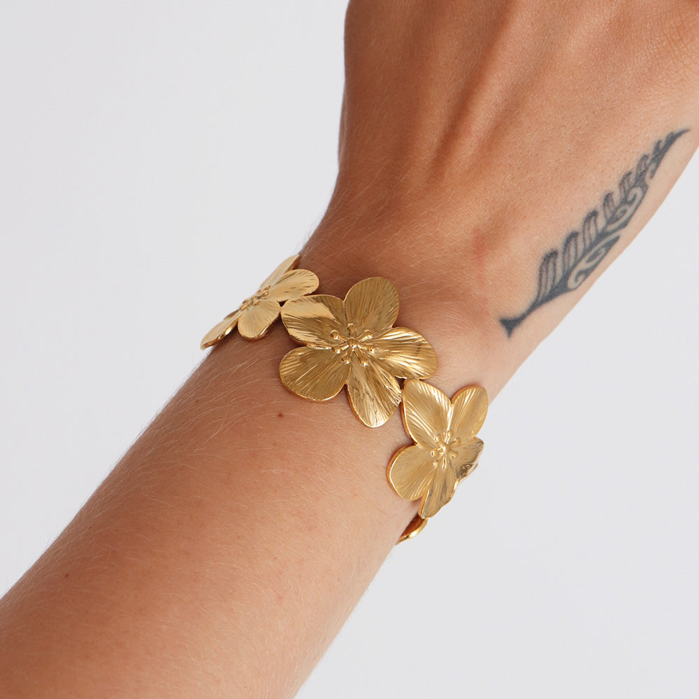 Flower Bangle - Gold