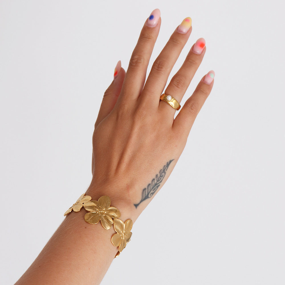 Flower Bangle - Gold