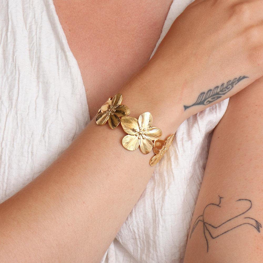 Flower Bangle - Gold