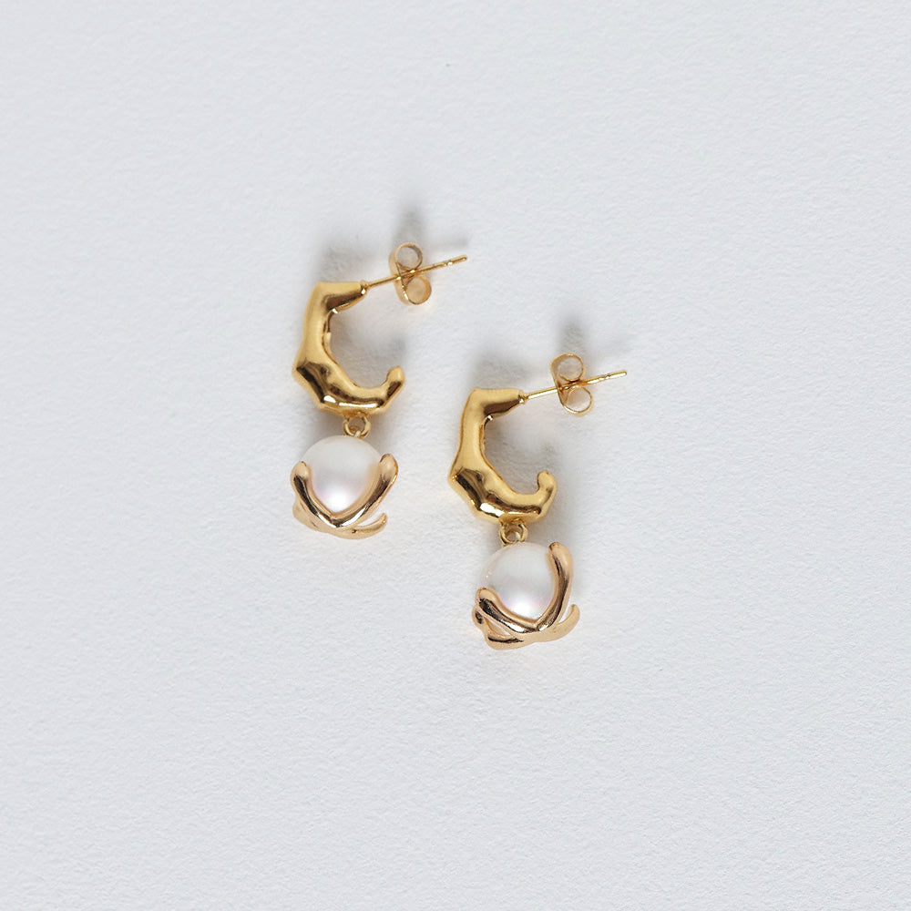 Melting Pearl Earrings - Gold