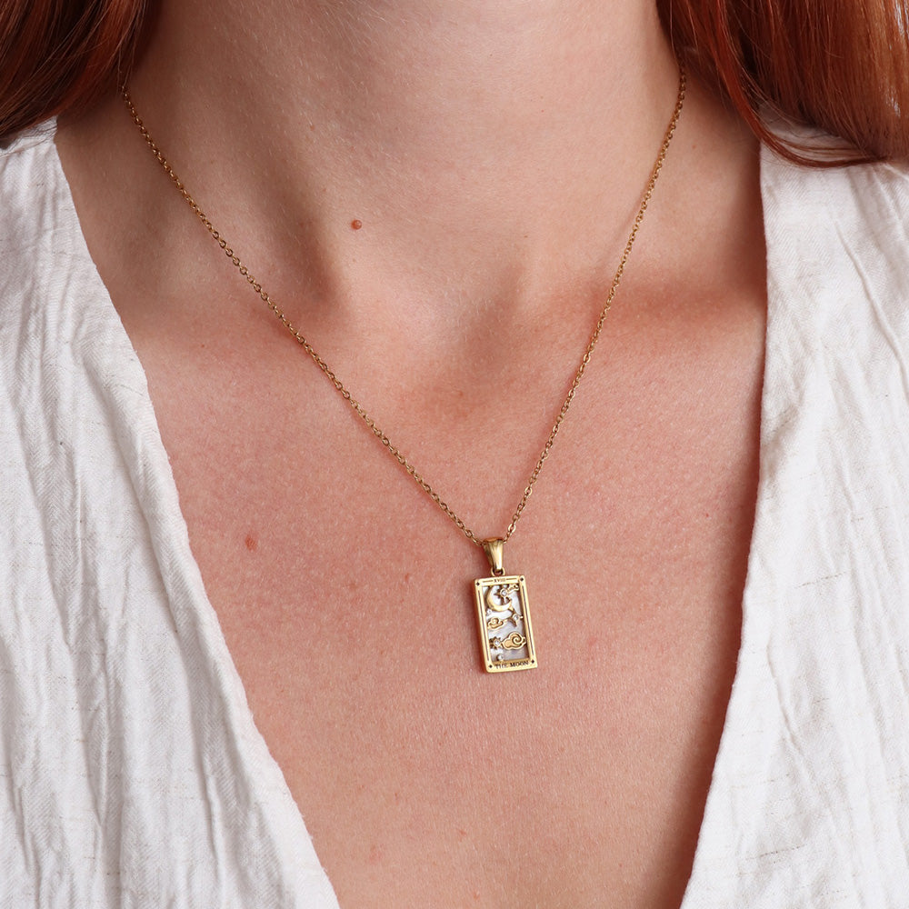 The Moon Pendant Necklace - Gold