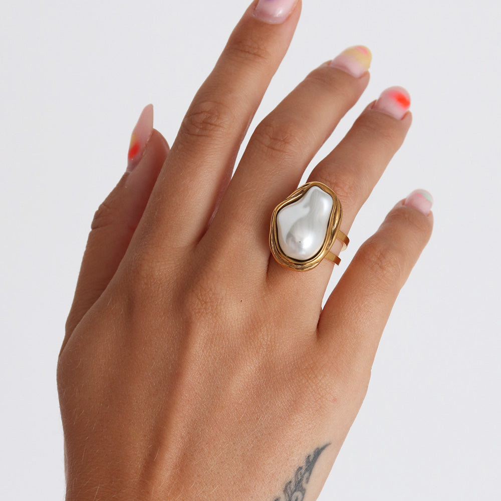 Ornate Pearl Ring - Gold