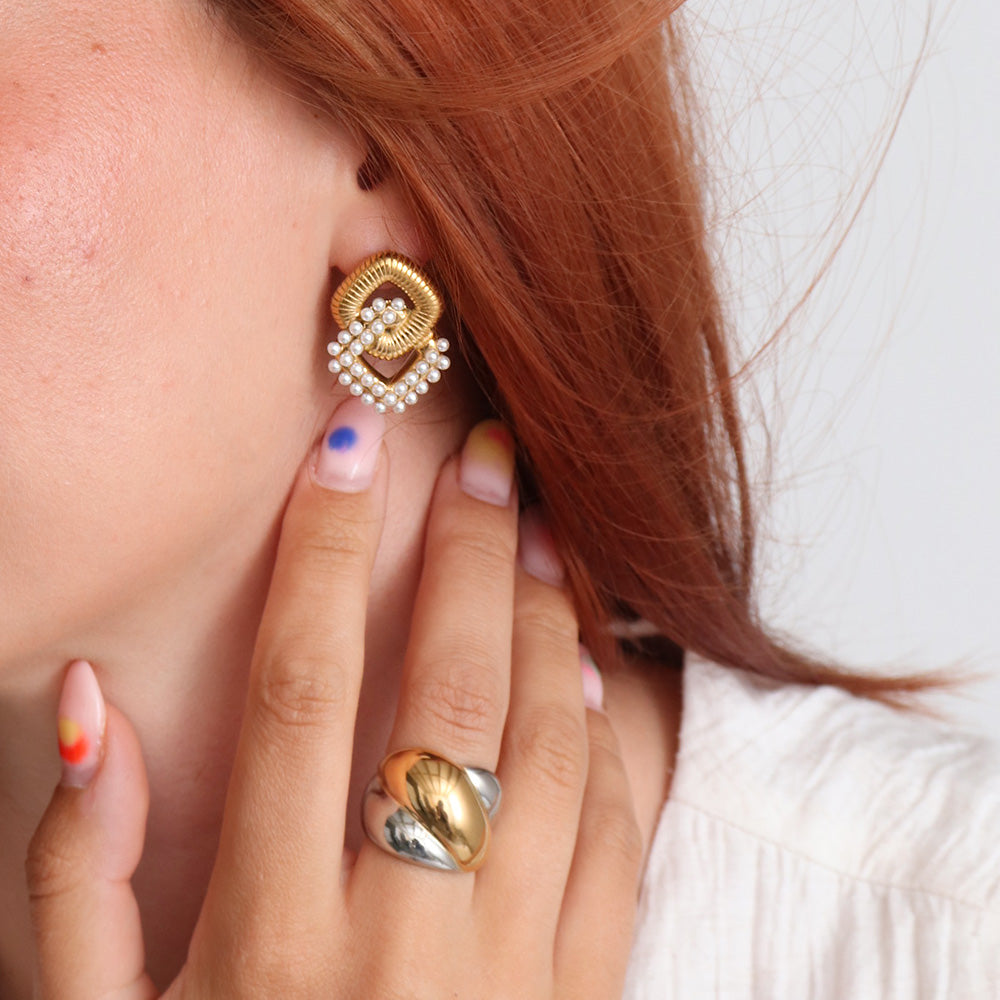 Square Pearl Earrings - Gold