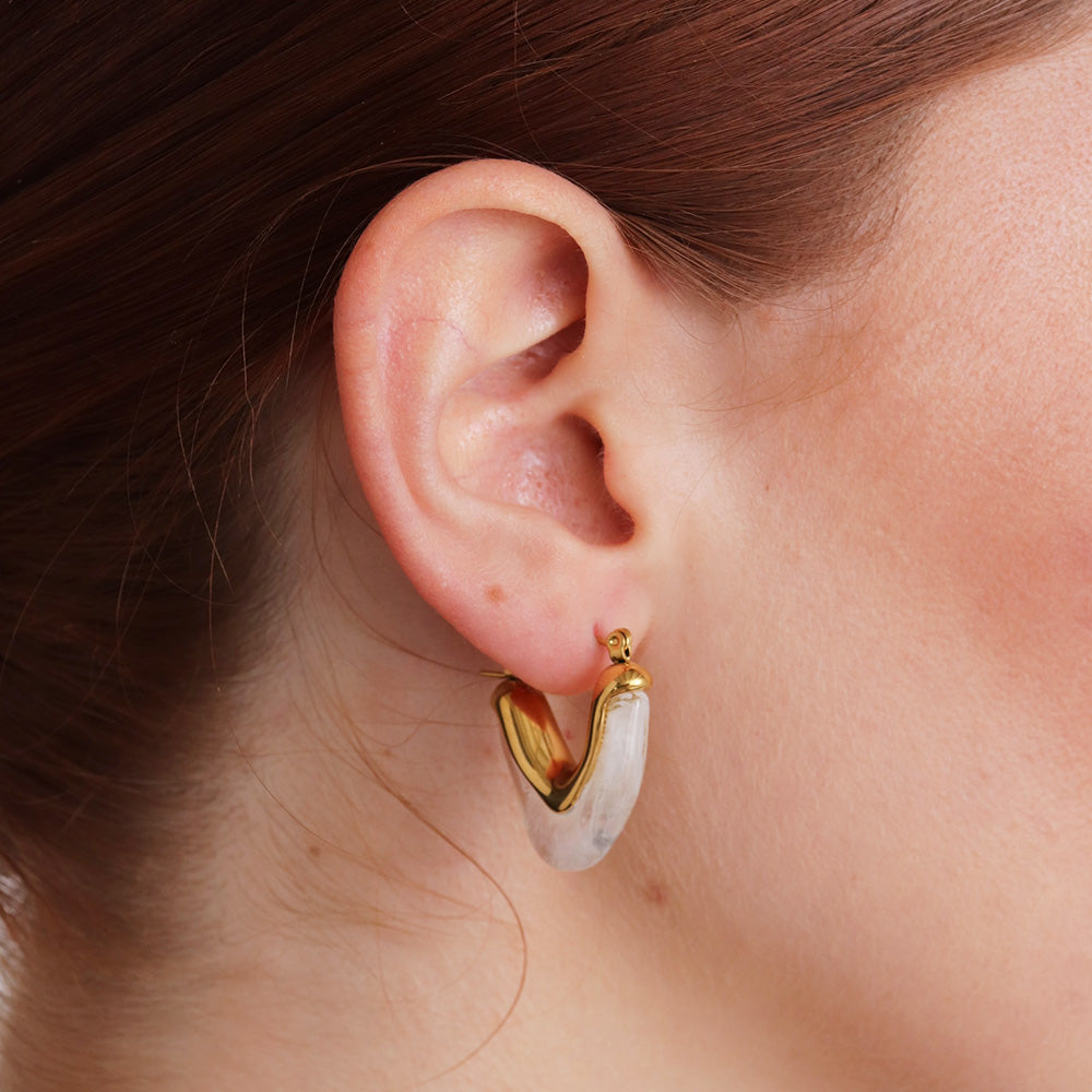 Orecchini a forma di V - Bianchi